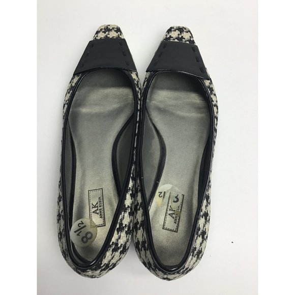 Anne Klein- "Malinddy", Houndstooth , Almond Toe Pumps, size 8.5 - Picture 6 of 9